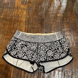Lululemon Shorts Size 6
